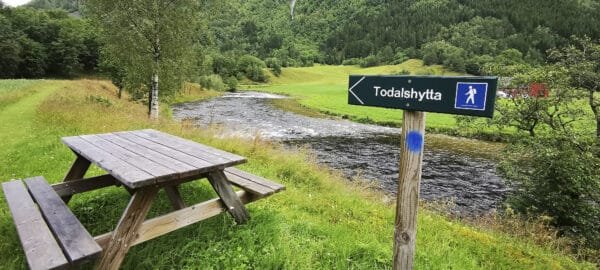 Fishingweeks in Norway flyfishing salmon in Todalen 8 % - fishingweeks